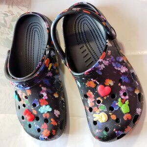 New Never Worn Classic Floral Clogs – Black / Flower Print + Charms: W8/M6